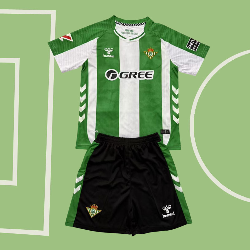 Grönvit Real Betis hemmatröja 2025/26 med shorts - för barn och vuxna