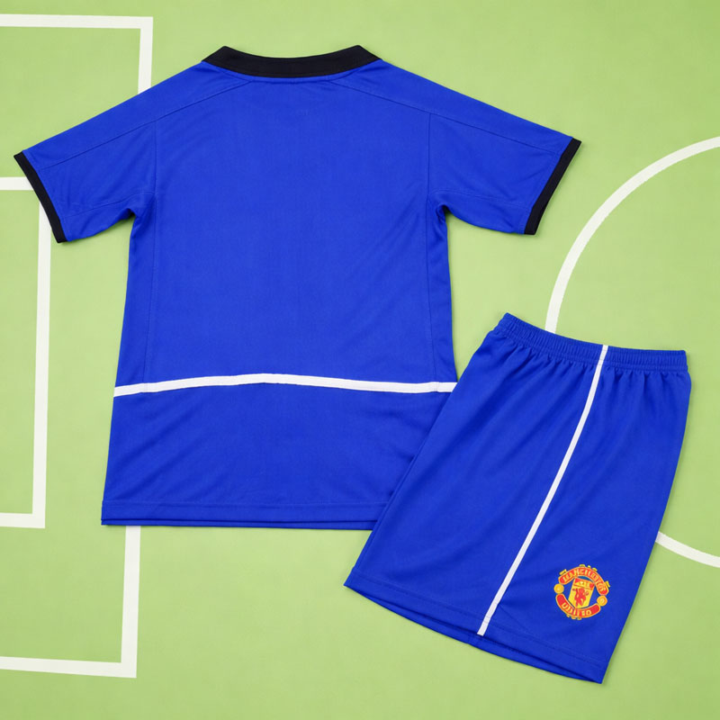 Manchester United retro tredjetröja 02-03 för barn – blå fotbollströja Manchester United retro tredjetröja 2002/03 för barn – blå fotbollströja