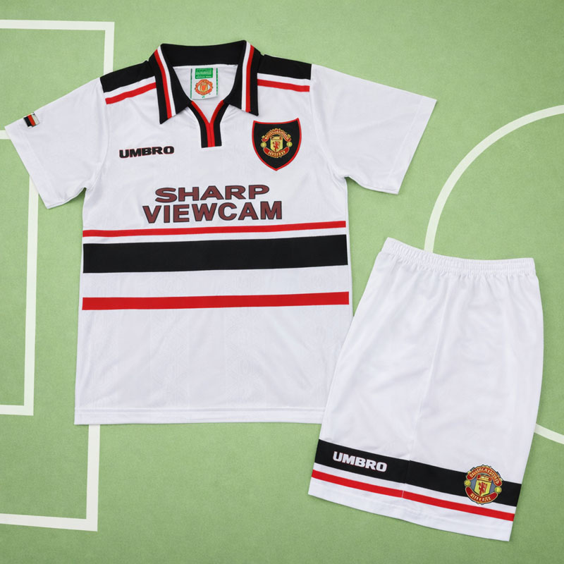 Retro Manchester United bortaställ barn 1997/99 – tröja + shorts