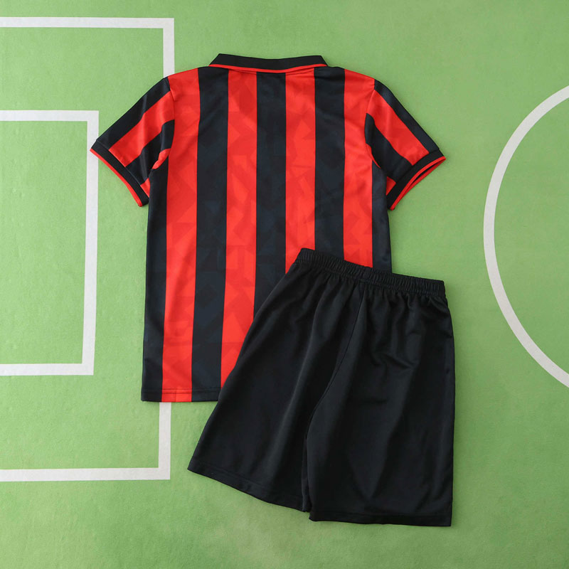 AC Milan klassiskt hemmaställ 1993-94 barn – retro fotbollströja AC Milan klassiskt hemmaställ 1993/94 barn – retro fotbollströja