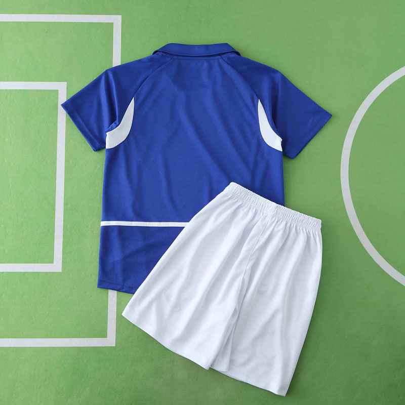 Brasilien 2002 bortaställ barn - tröja + shorts set Brasilien 2002 bortaställ barn - blå tröja + shorts set
